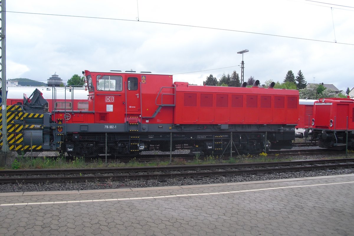 DB 716 002 stands at Fulda on 1 June 2013.