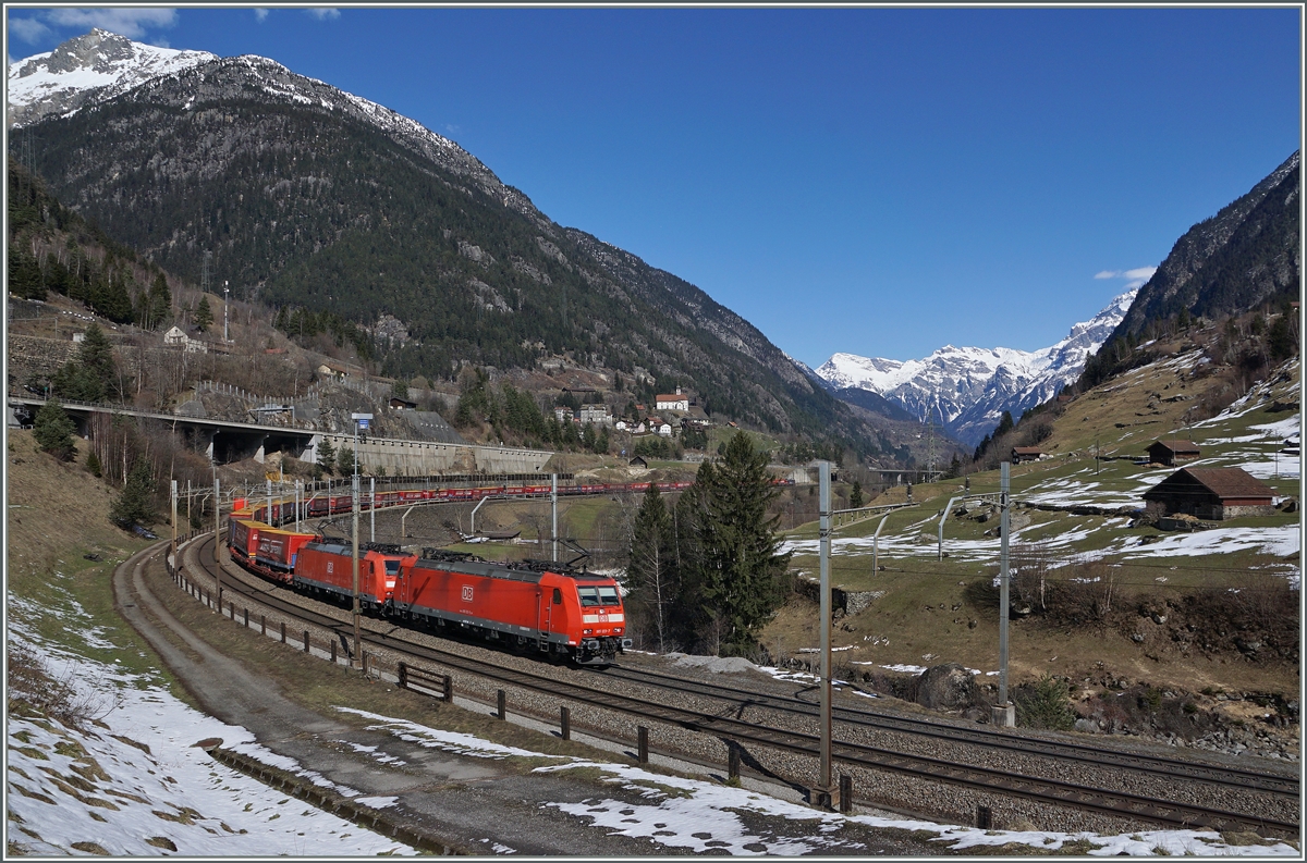 DB Cargo 185 with the Winner Train by Wassen.
17. März 2016