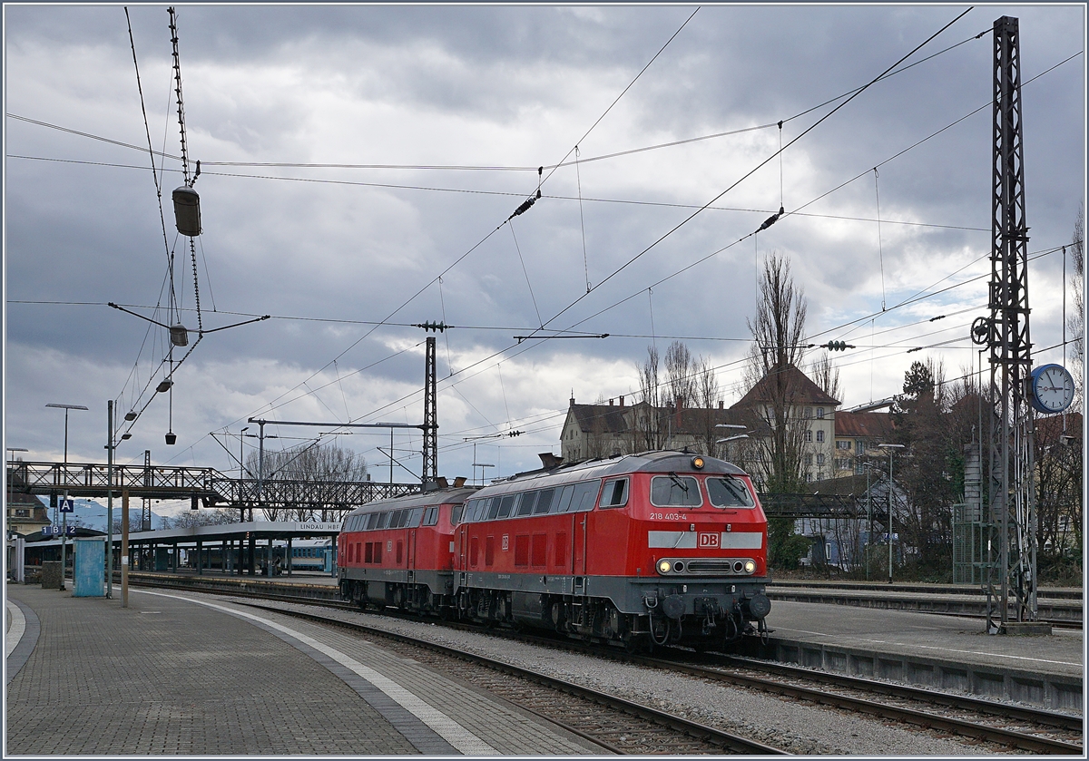 DB V 218 403-4 and 422-4 in Lindau. 
16.03.2018