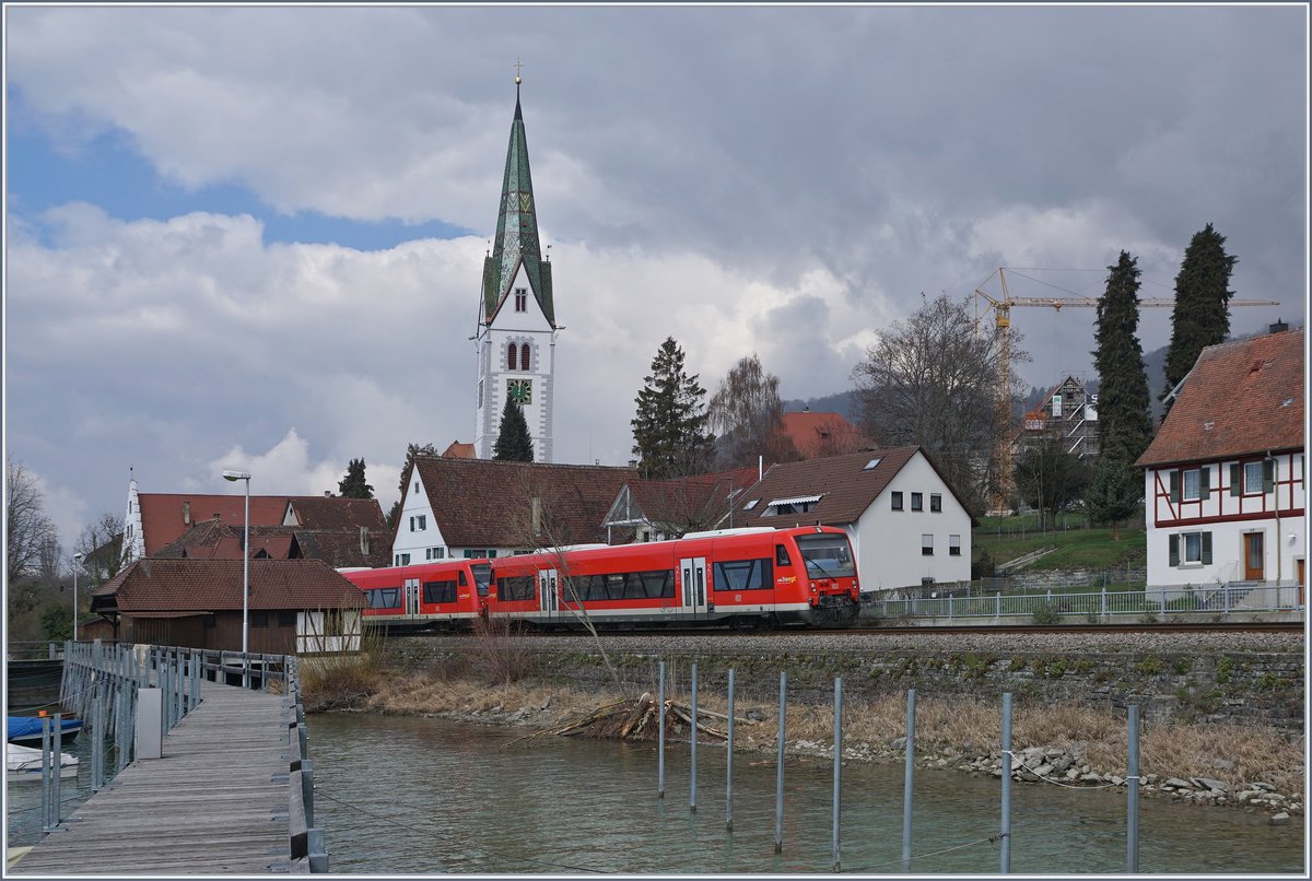 DB VT 650 by Sipplingen on the way to Friedrichshafen. 

19.03.2019