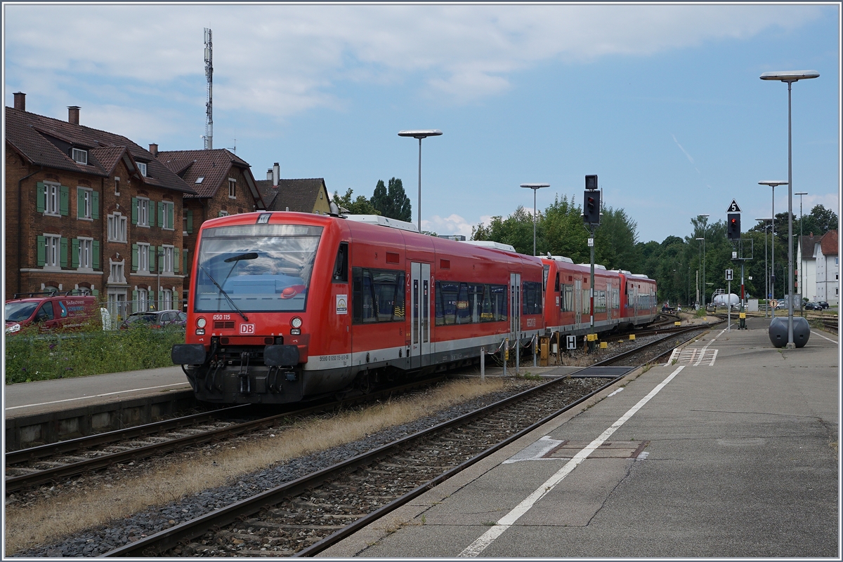DB VT 650 in Friedrichshafen Stadt.
16.07.2016