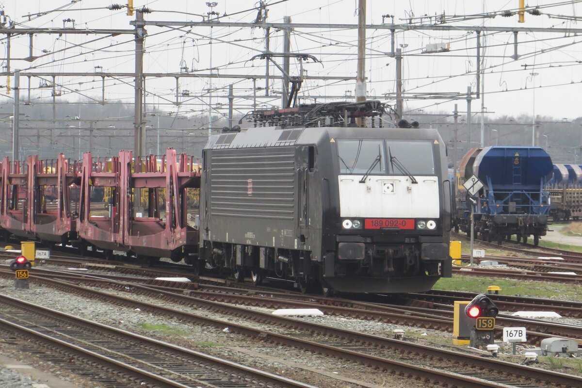 DBC 189 092 stands with an empty car carrying train at Amersfoort on 20 February 2023.
