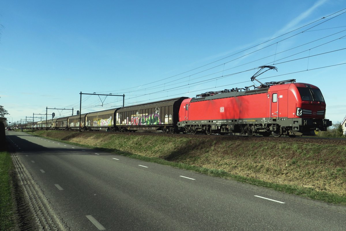 DBC 193 321 hauls a mixed freight through Boxtel on 24 February 2021.