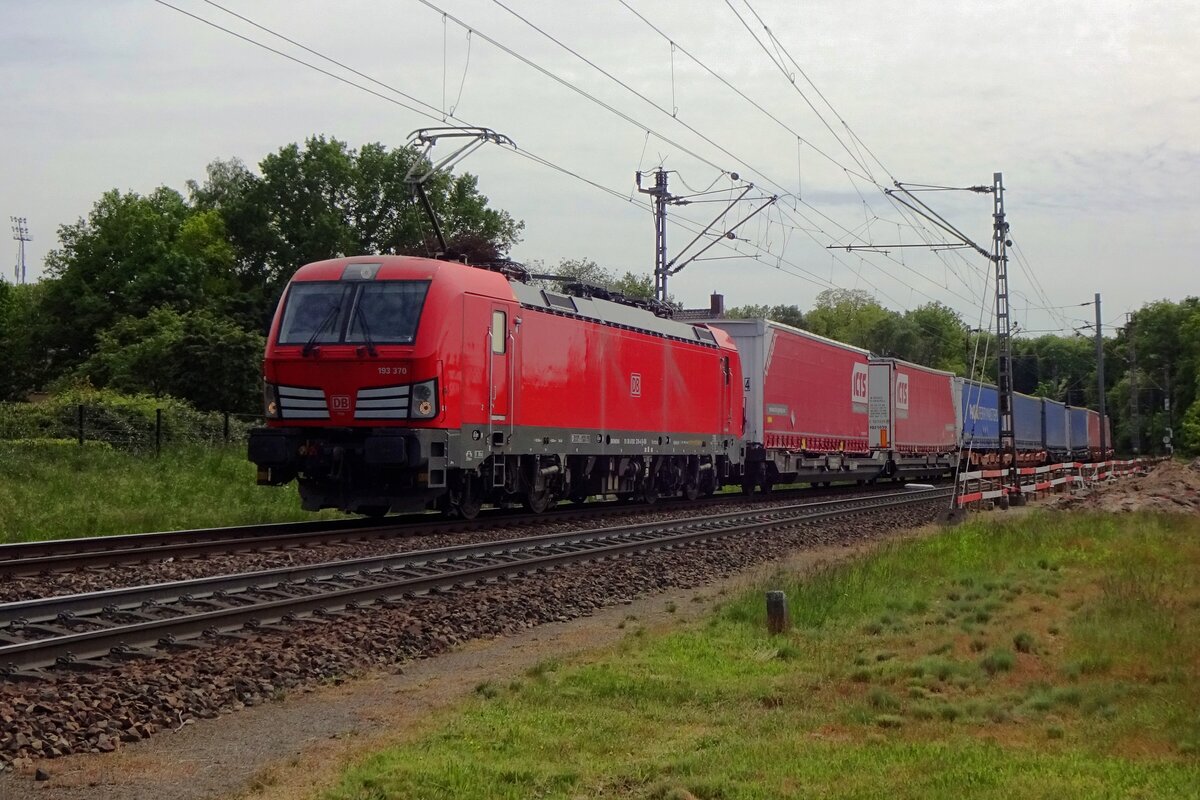 DBC 193 370 hauls the Lovosice intermodal shuttle through Venlo on 28 May 2021.