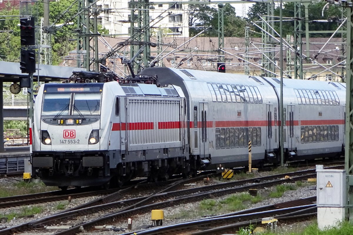 DBIC 147 553 enters Stuttgart Hbf on 31 May 2019.