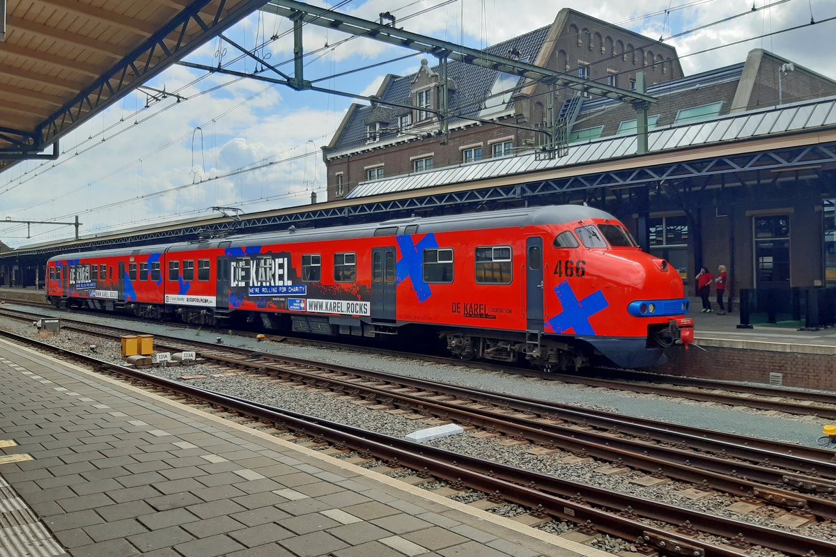 De Karel 466, the first private Plan V, stands at Roosendaal on 28 June 2020.