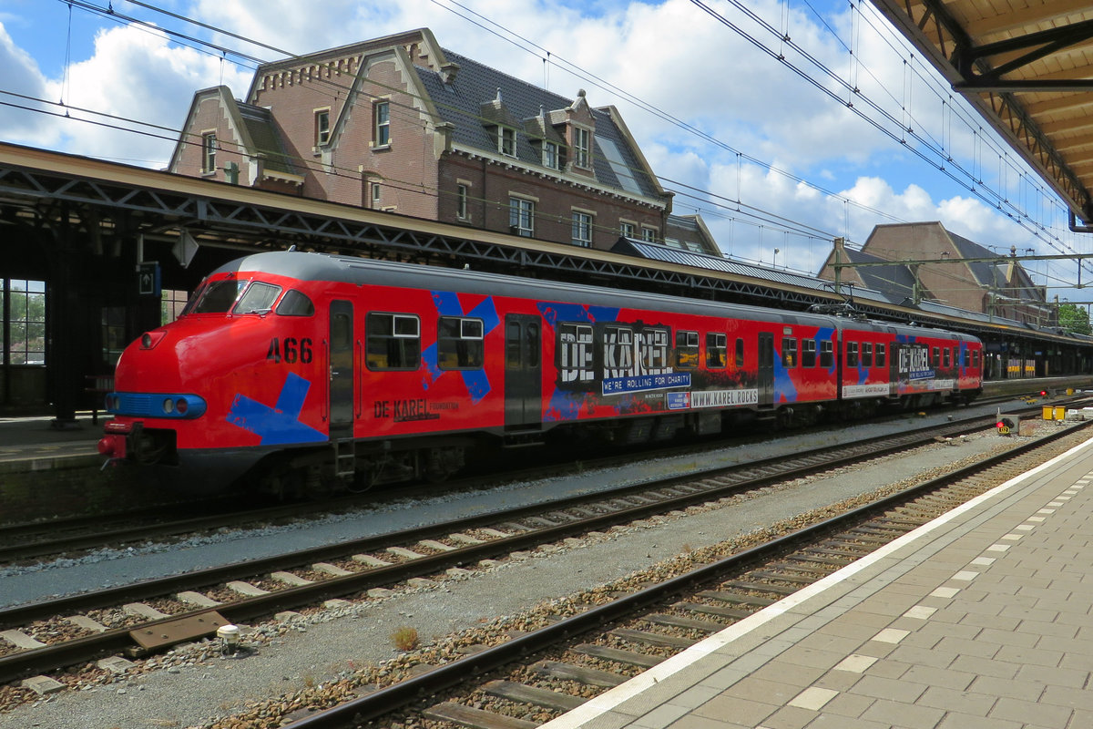 De Karel 466, the first private Plan V, stands at Roosendaal on 28 June 2020.