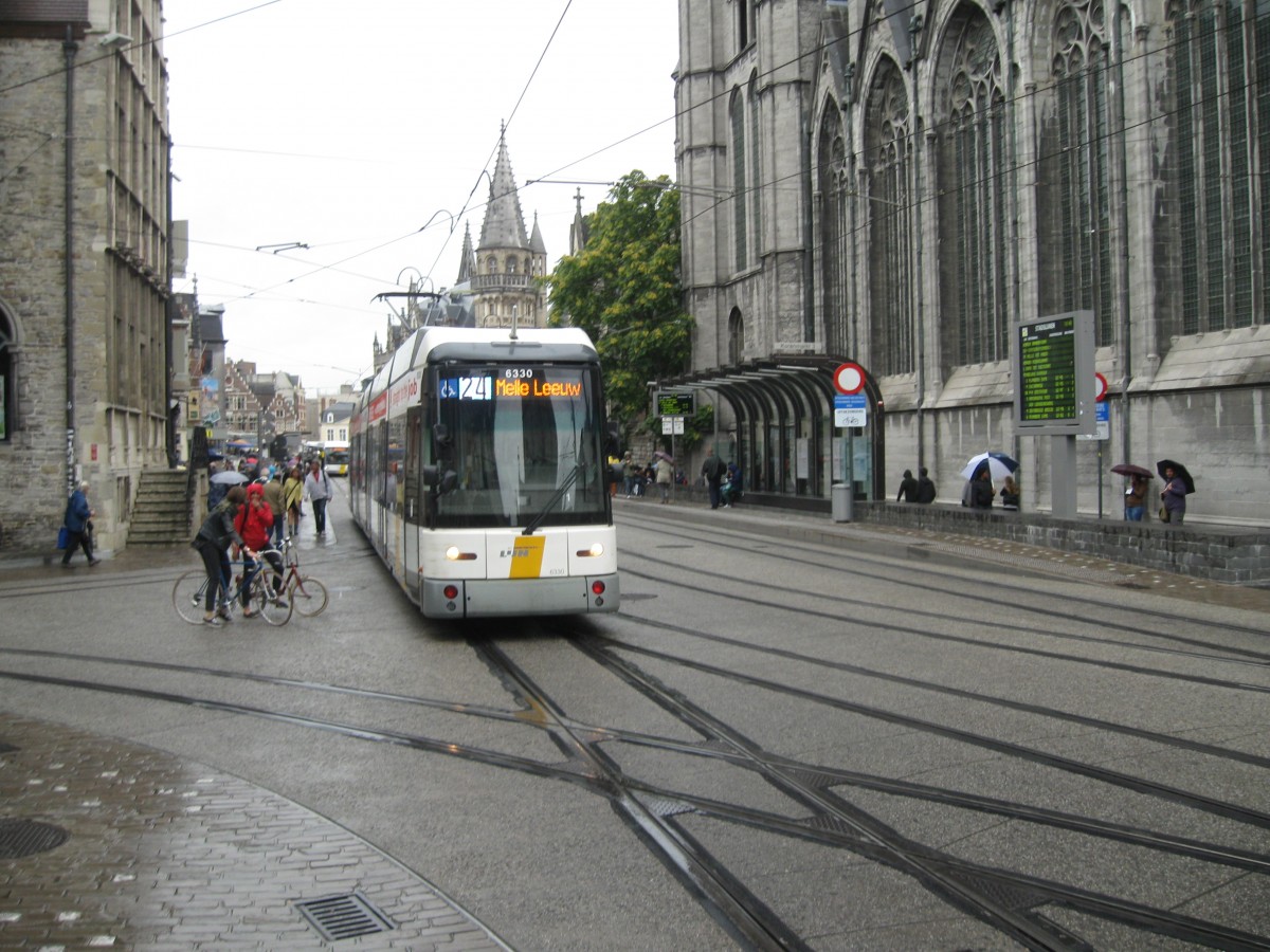 De Lijn Ghent Car 6330 at St Nicolas' church, 25/08/2014.