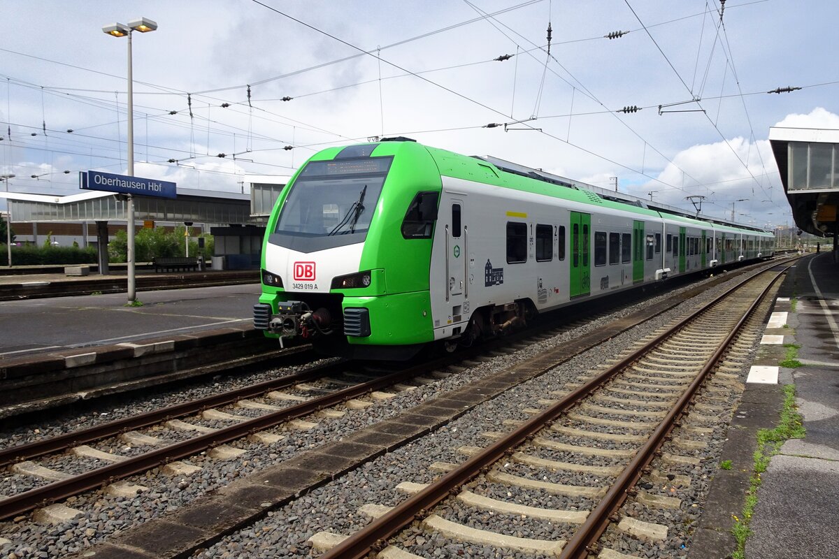 DGB 3429 019 stands at Oberhausen Hbf on 12 June 2022.