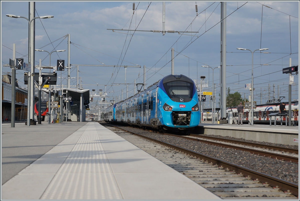 Die SNCF Coradia Polyvalent régional tricourant Z 31541 in Annemasse.

28.06.2021