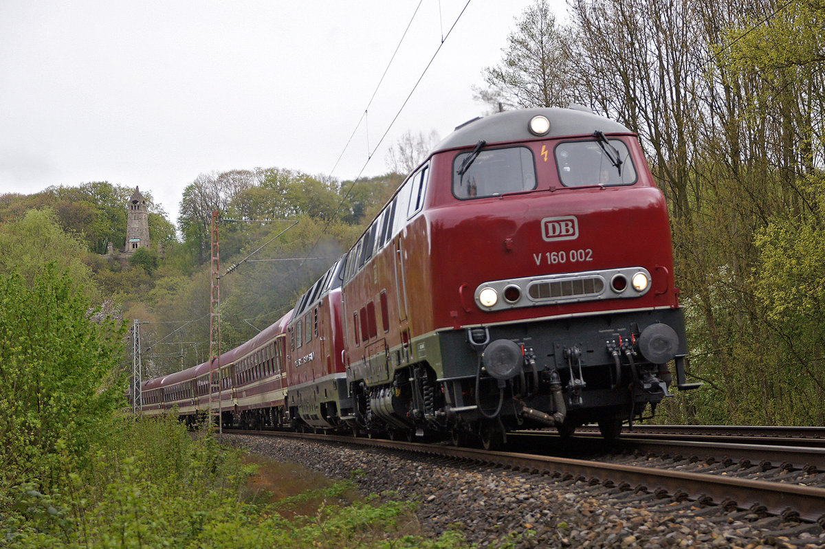 Diesel-Brummen at the Berger Memorial in the Ruhr Valley.
V160 002 (Lollo) and V 200 033 set off on the journey over Hagen to Lüneburg on 23.04.2016.