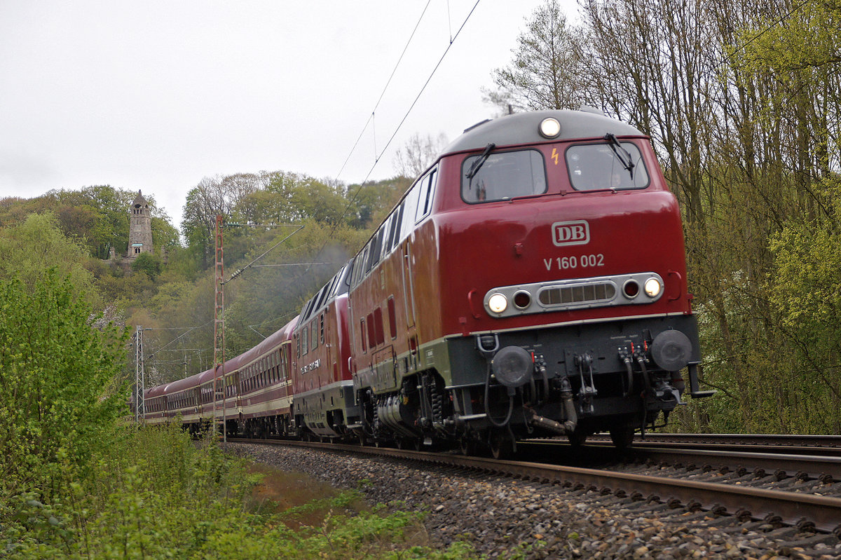 Diesel-Brummen at the Berger Memorial in the Ruhr Valley.
V160 002 (Lollo) and V 200 033 set off on the journey over Hagen to Lüneburg on 23.04.2016.