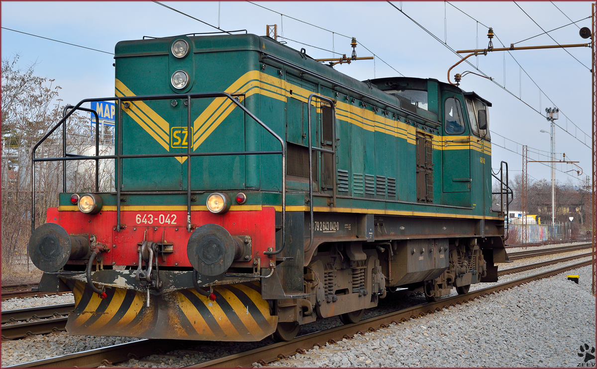 Diesel loc 643-042 is running through Maribor-Tabor on the way to Tezno yard. /10.3.2014