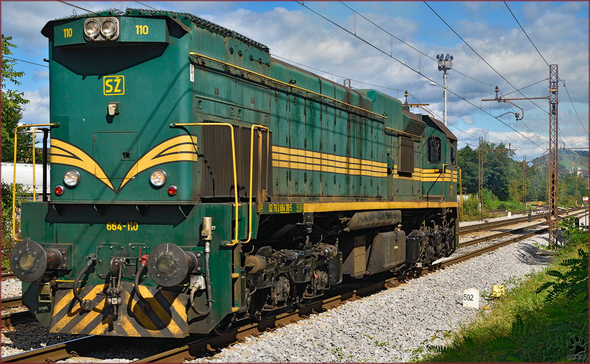 Diesel loc 664-110 run through Maribor-Tabor on the way to Tezno yard. /23.9.2014