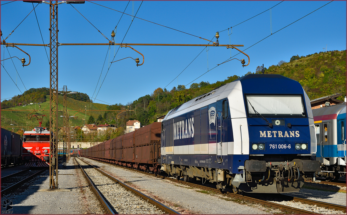 Diesel loc 761 006 with freight train on Maribor station. /18.10.2014