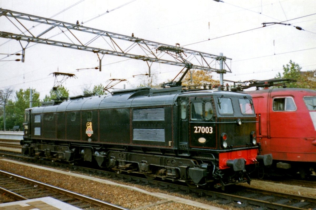 Disguised as her parent loco BR 27003 DIANA, ex-NS 1501 stands on 24 October 1998 at Venlo.