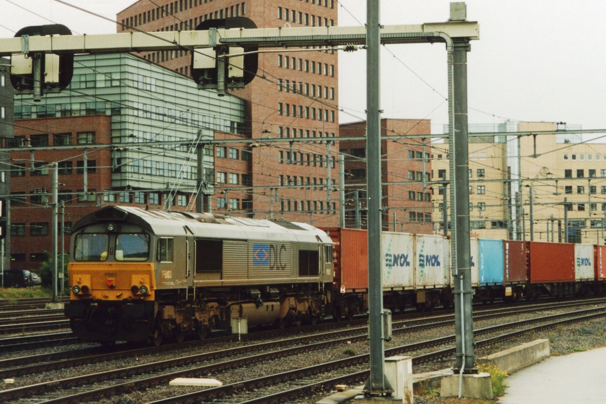 DLC PB03 takes a break at Amersfoort under very bad weather on 12 January 2001. 