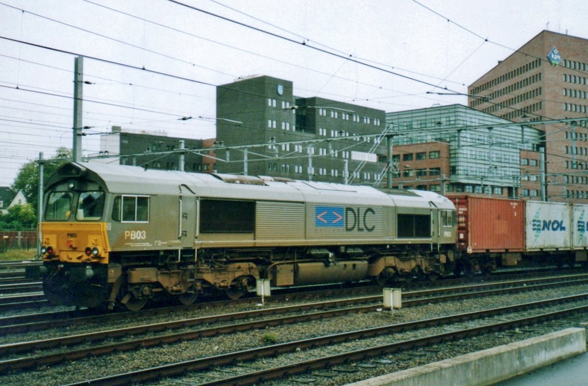 DLC PB03 takes a break at Amersfoort under very bad weather on 12 January 2001.