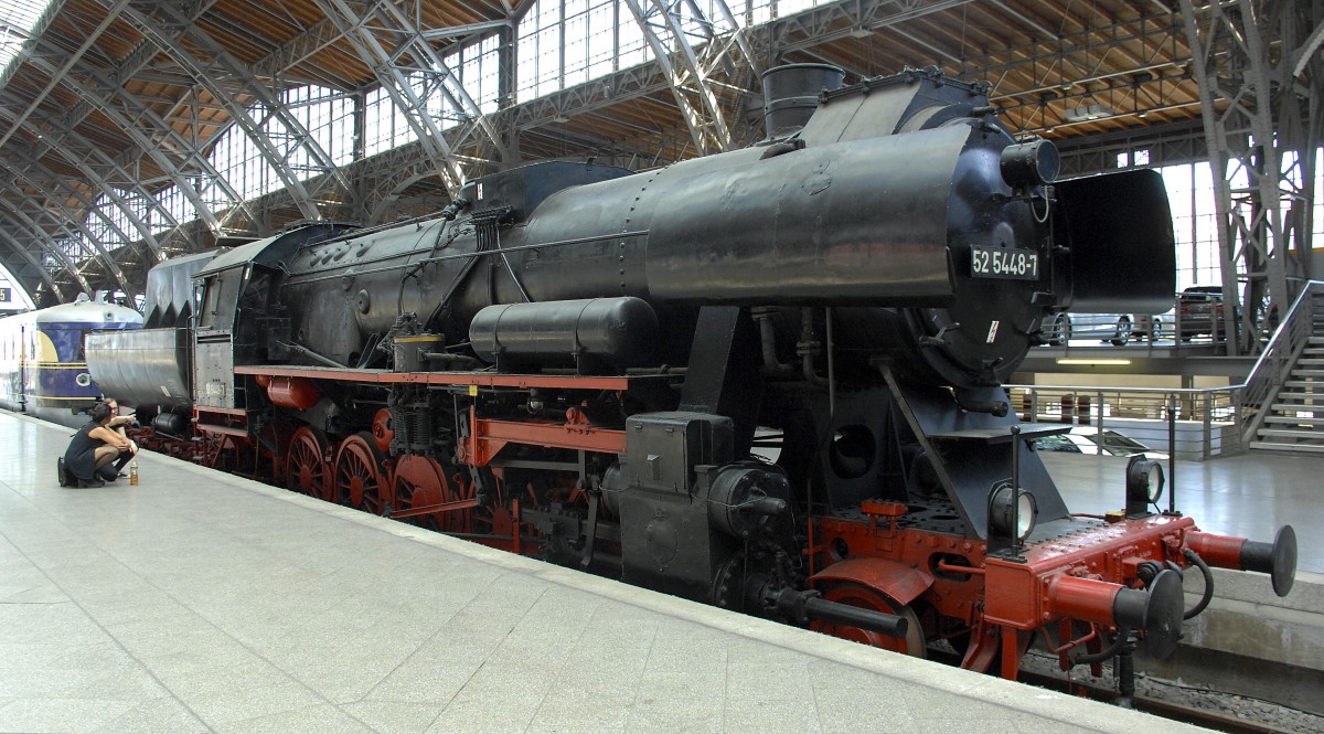 DR 52 5448-7 in Central Station Leipzig.

Date: 8. June 2014.