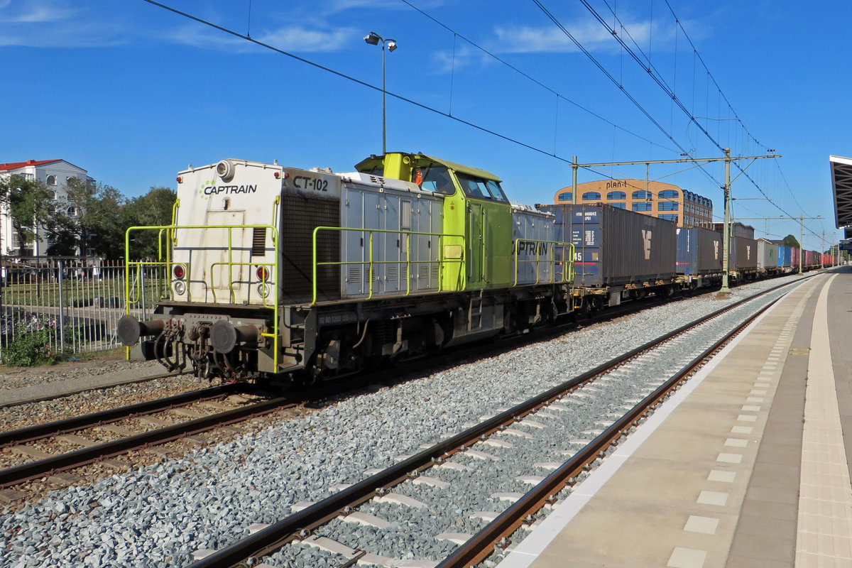 Due to technical difficulties, CapTrain 203 102 stands stranded at Tilburg on 24 June 2020.