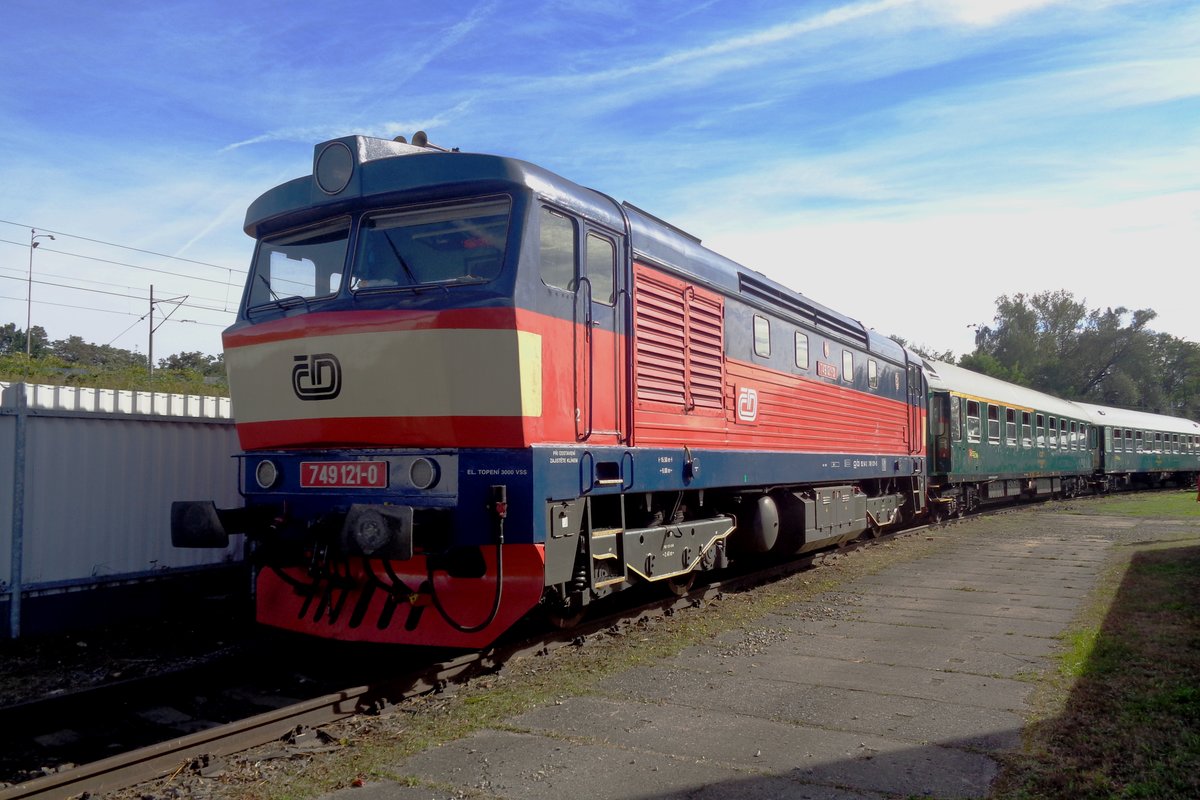 During an Open day at the works in Ceske Budejovice, one of the many participants was 749 121.