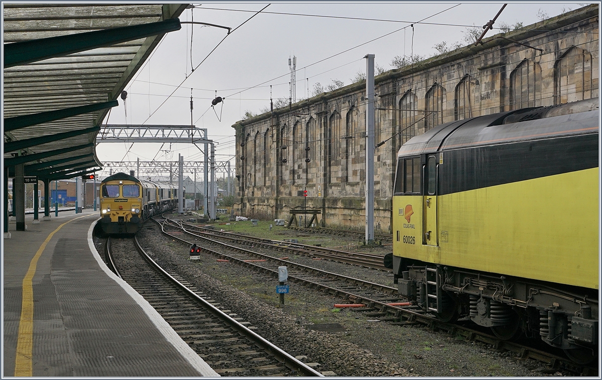 During the Colas Rail 60067 is waiting four Class 66 are arriving at Carlise.
28.04.2018