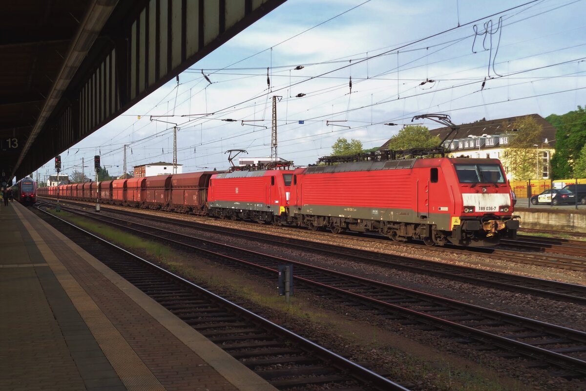During the Dampfspektakel RLP 2018 the normal traffic continues as is evident on this picture of 29 April 2018 at Trier Hbf, showing DBC 189 039 with sister engine and an iron ore train destined for Dillingen. 