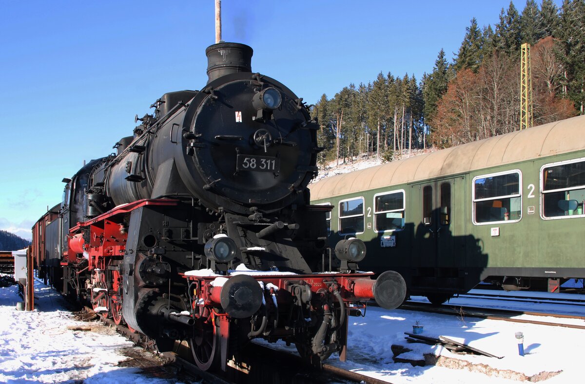 During the Dreikönigsdampf UEF's 58 311 stands in the EFZ depot of Seebrugg on 3 January 2026.