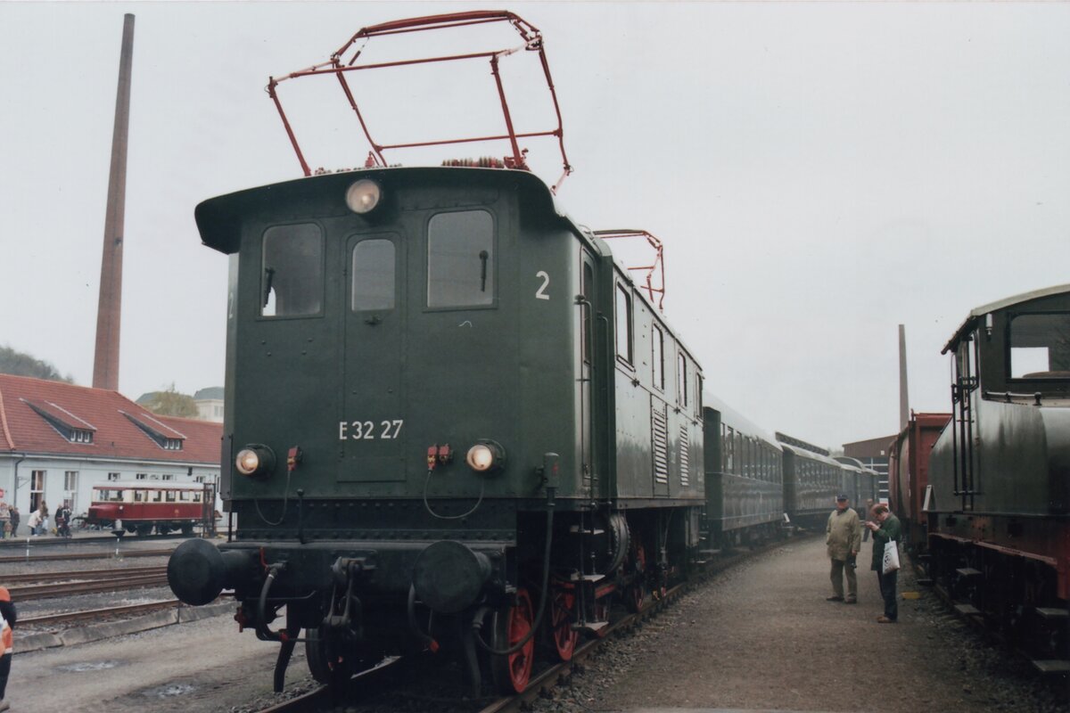 E32-27 was seen in frog's  view at the DGEG-Museum in Bochum Dahlhausen on 16 April 2009.