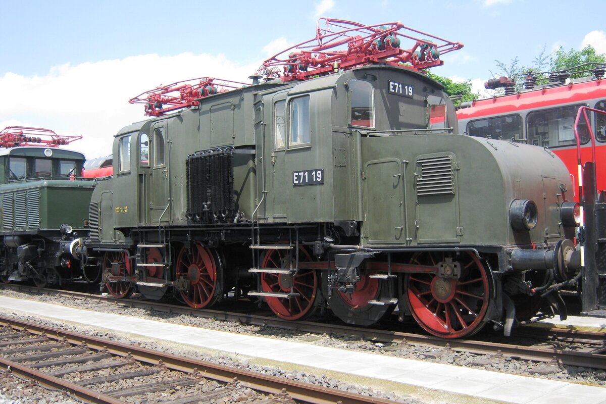 E71-01 stands at the DB-Museum in Koblenz-Lützel on 2 June 2012.