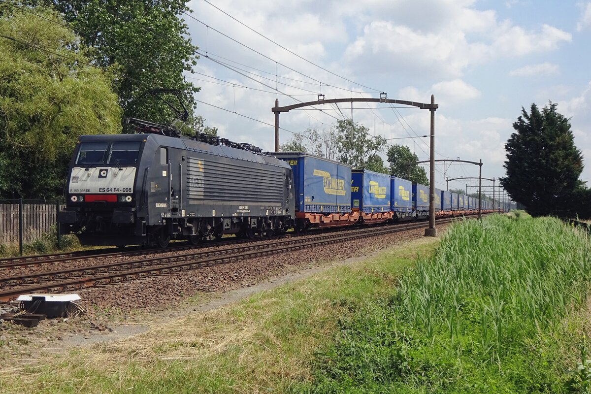 Ecco Rail 189 998 hauls the LKW Walter intermodal train through Hulten on 9 July 2021.