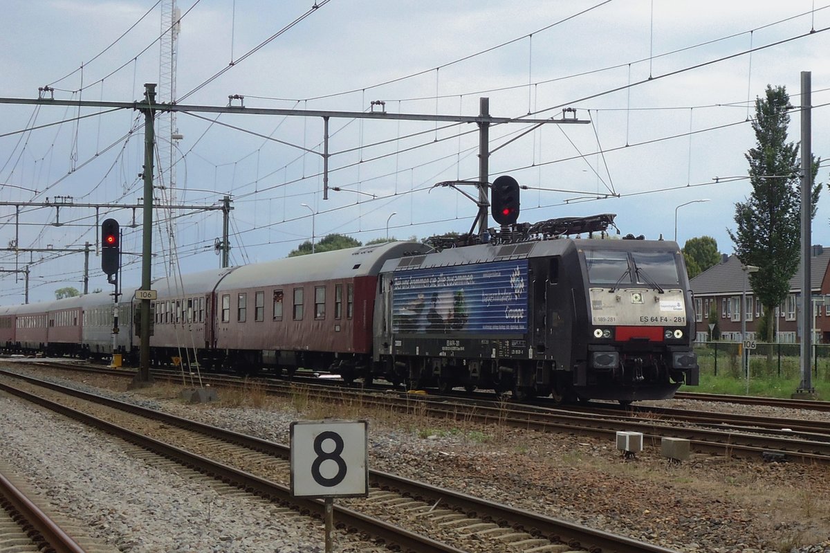 EETC Autoslaaptrein with TX 189 281 enters Zevenaar on 31 August 2014.