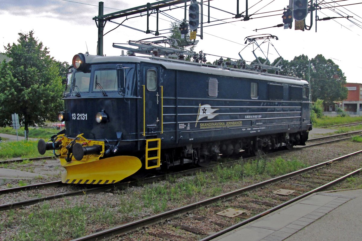 El13 2131 -ex-NSB, in 2015 Skandinavske Jernbäne- runs through Gävle on 13 September 2015.