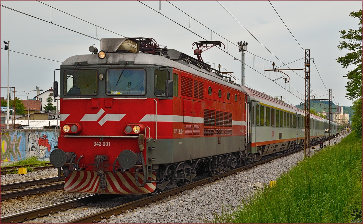 Electric loc 342-001 pull EC151 'Emona' through Maribor-Tabor on the way to Ljubljana. /7.5.2014