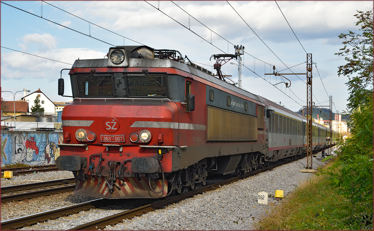 Electric loc 363-007 pull EC151 'Emona' through Maribor-Tabor on the way to Ljubljana. /4.11.2014