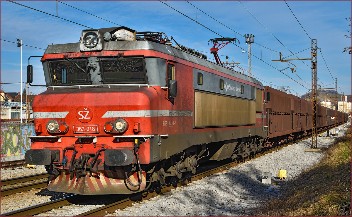 Electric loc 363-018 pull empty ore train through Maribor-Tabor on the way to Koper port. /14.1.2015