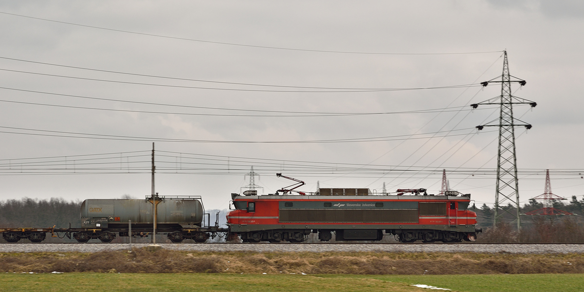 Electric loc 363-026 pull freight train through Bohova on the way to Pragersko. /12.2.2015