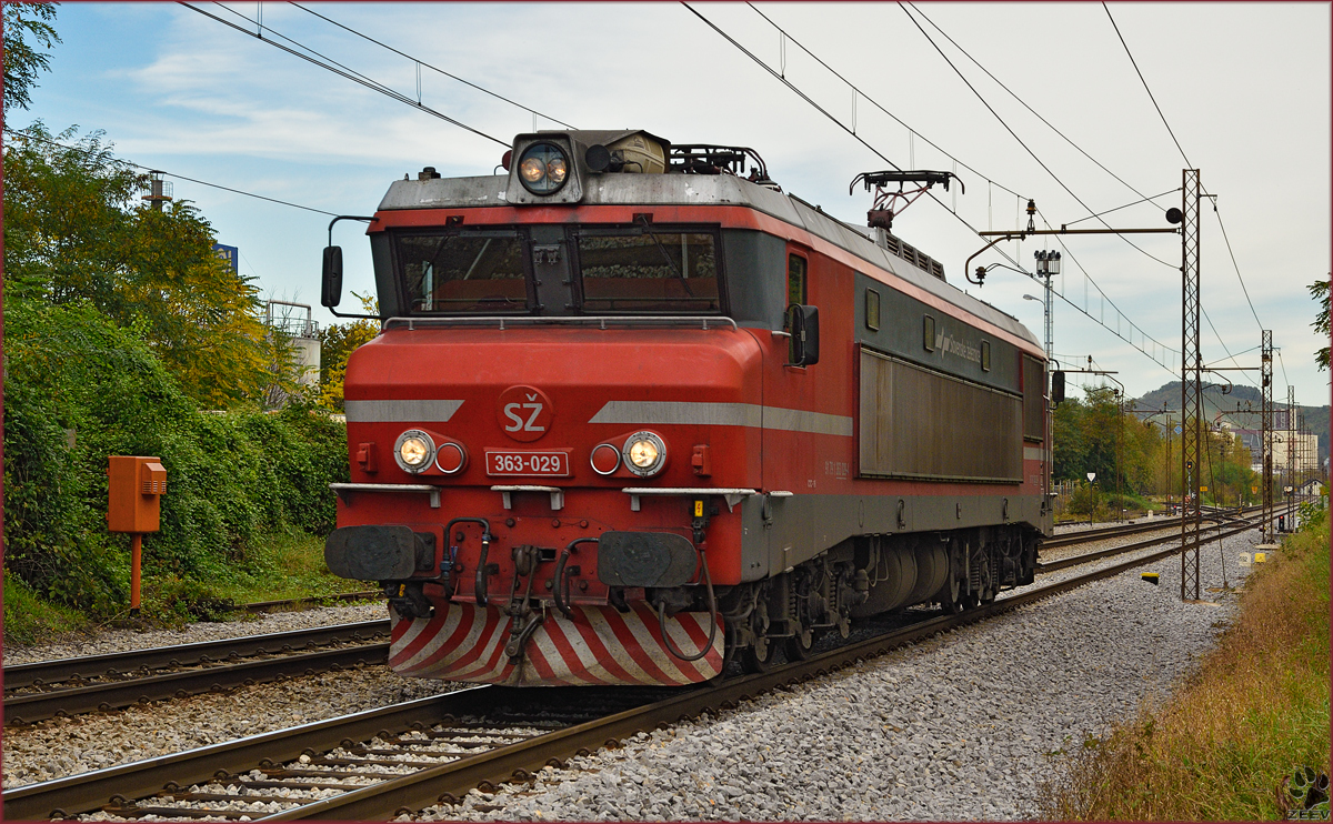 Electric loc 363-029 run through Maribor-Tabor on the way to Tezno yard. /14.10.2014