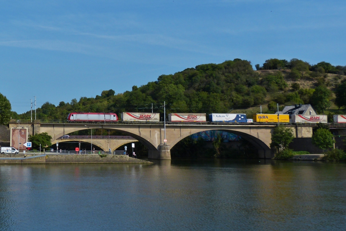 Electric locomotive CFL 4012 with a freight train on the former border bridge between Germany and Luxembourg in Wasserbillig. 19.09.2021

