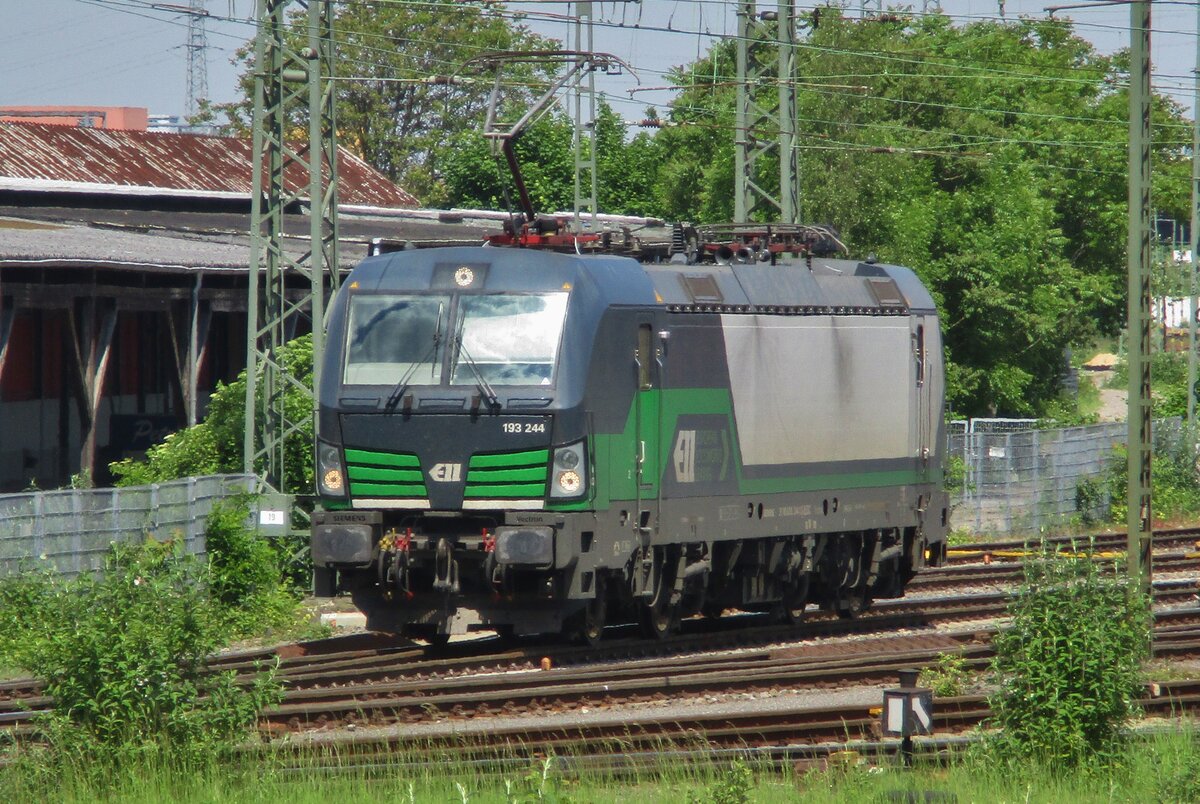 ELL 193 244 stands parked at Neuss on 22 May 2017.