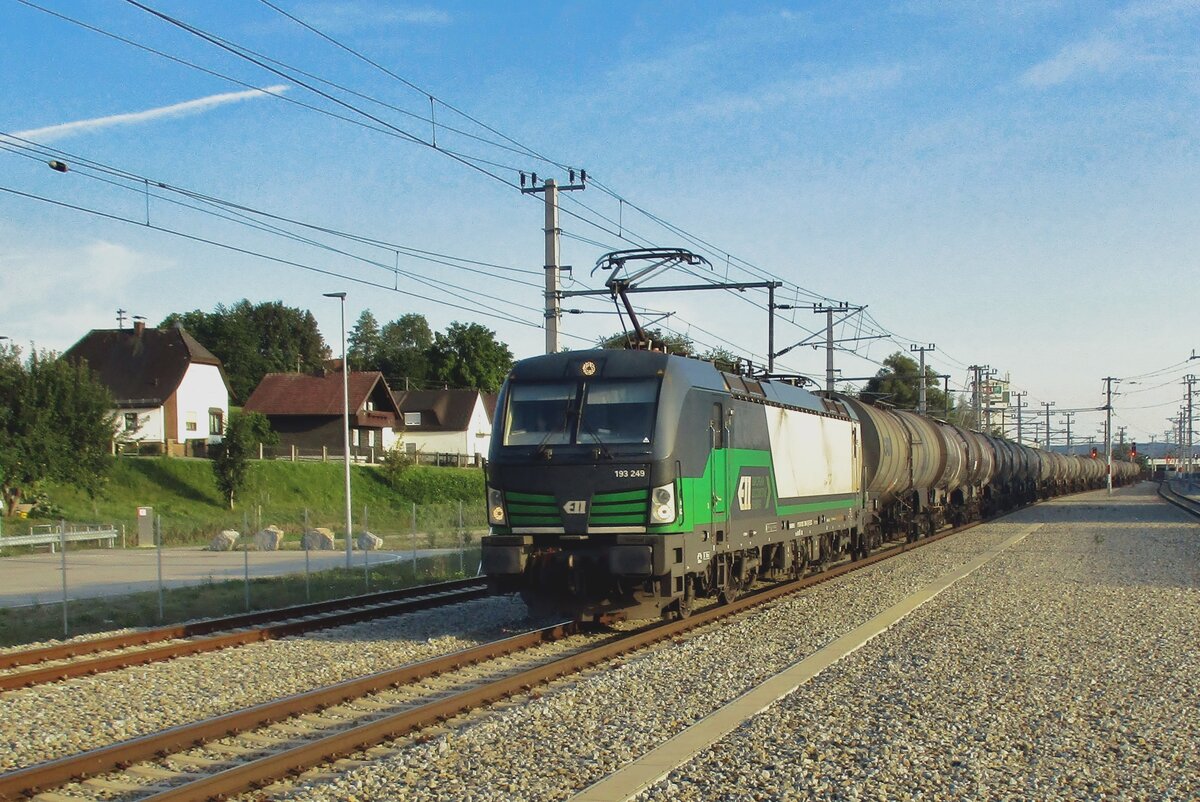 ELL 193 249 hauls a tank train through Schärding on 6 September 2018.