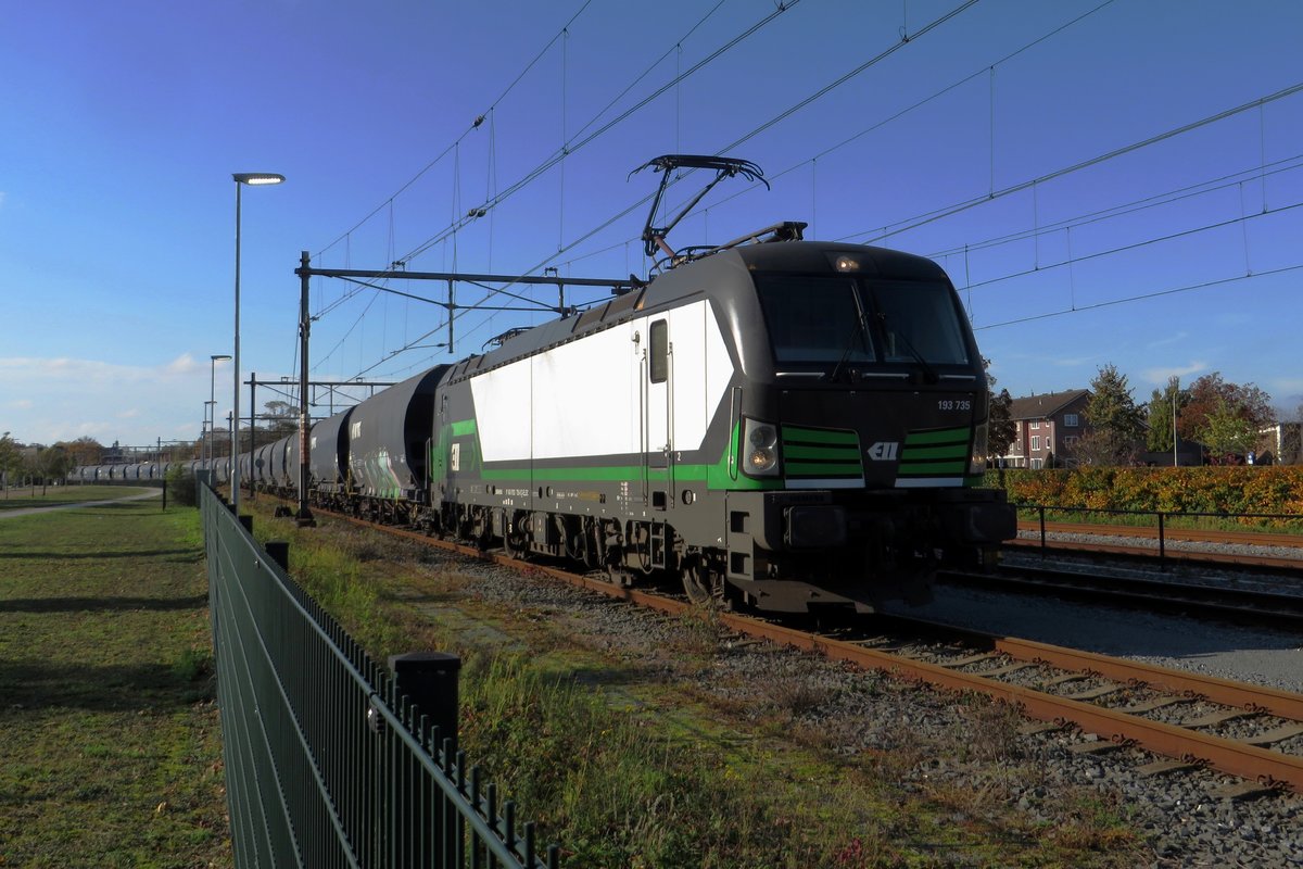 ELL/LTE 193 735 enters Oss with a cereals train on 31 October 2020.