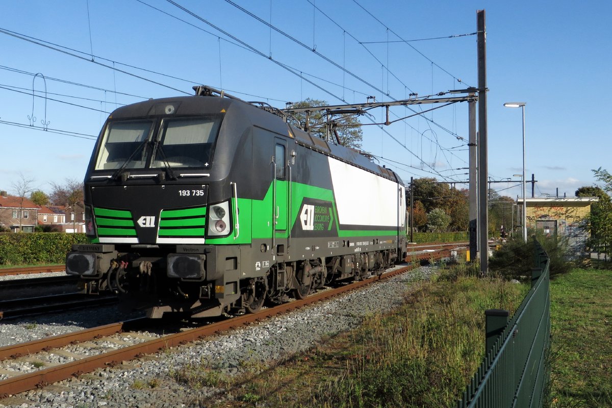 ELL/LTE 193 735 runs round at Oss on 31 October 2020.