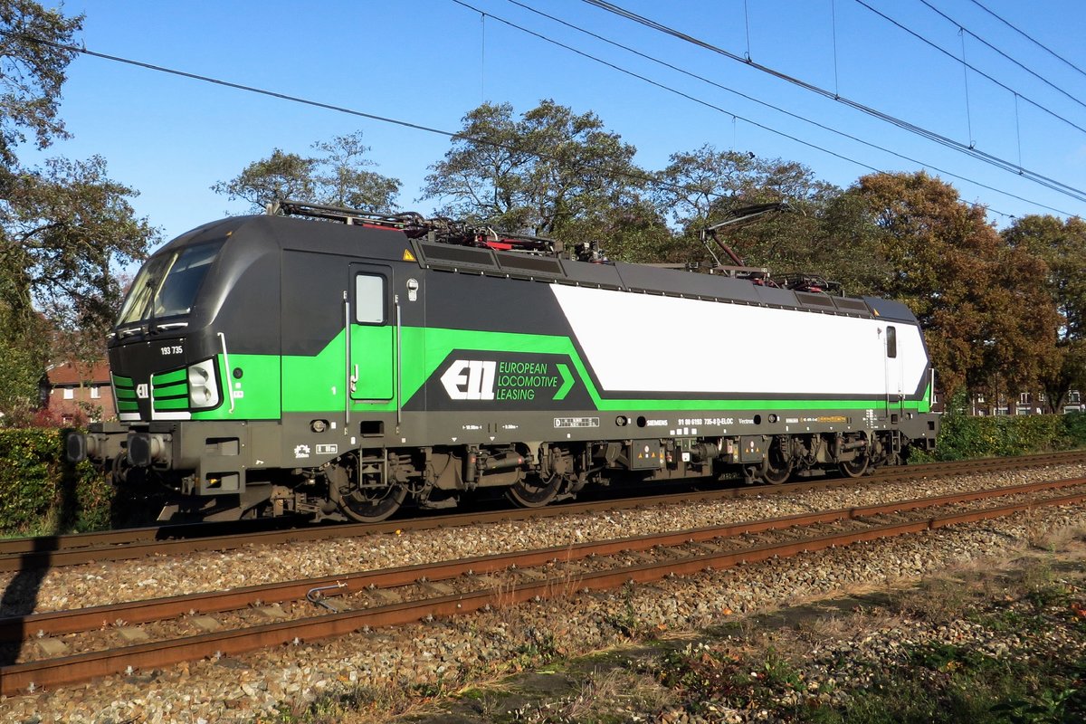 ELL/LTE 193 735 runs round at Oss on 31 October 2020.