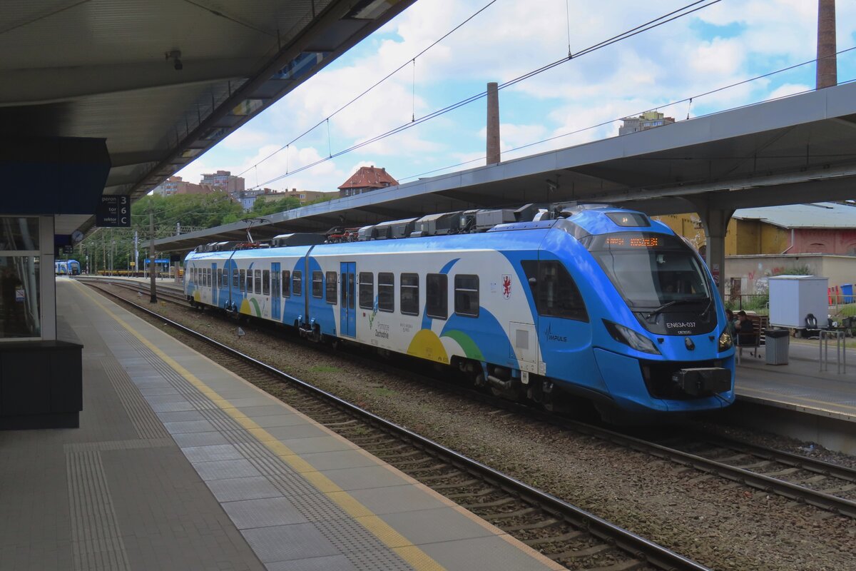 EM63A-037 stands in Szczecin on 6 May 2024.