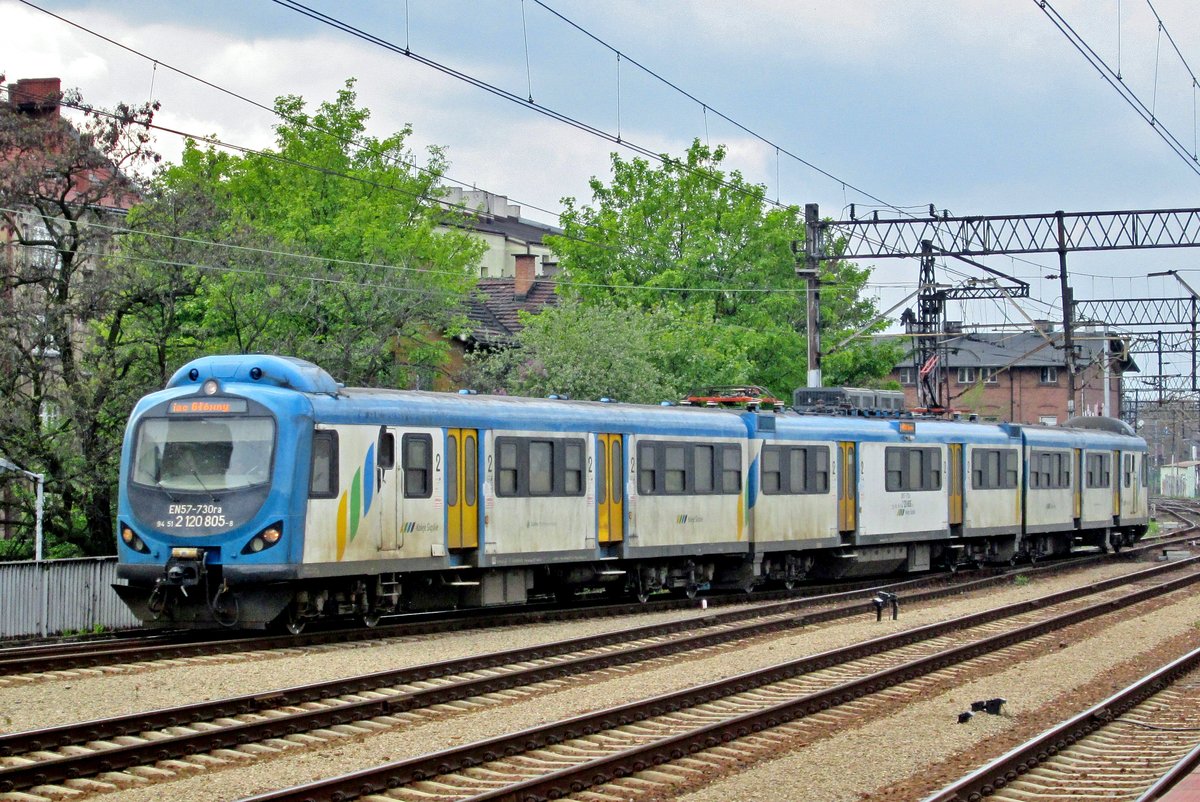 EN57-730 enters Katowice Glowny on 3 May 2016.