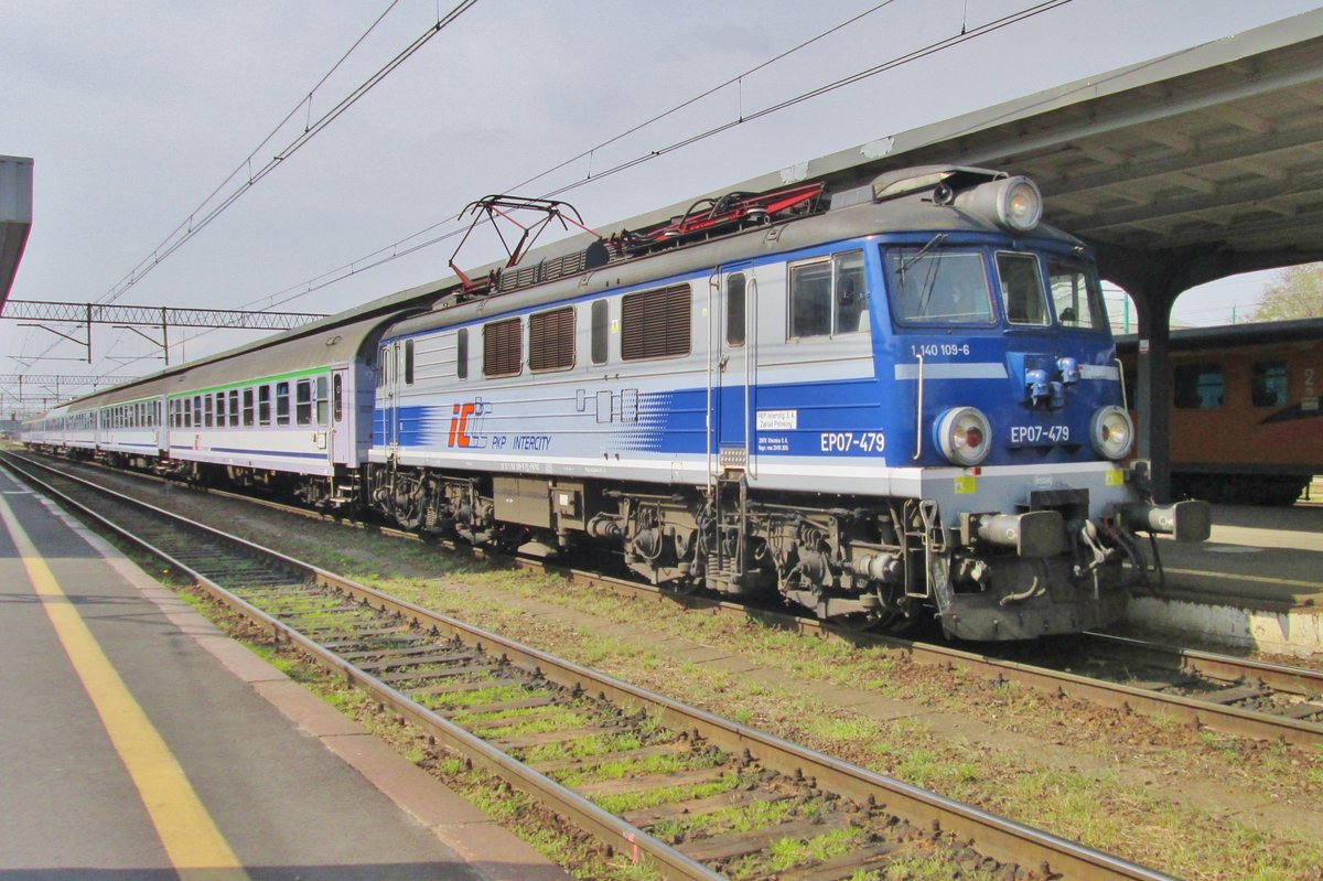 EP07-479 stands at Poznan Glowny on 6 June 2013.