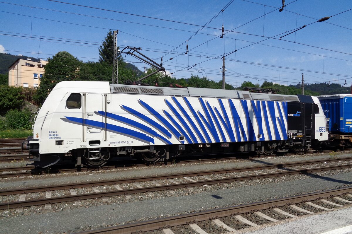 Equus Bragga Bavaria, a.k.a. Lokomotion Zebra 185 663 stands at Kufstein on 19 May 2018.