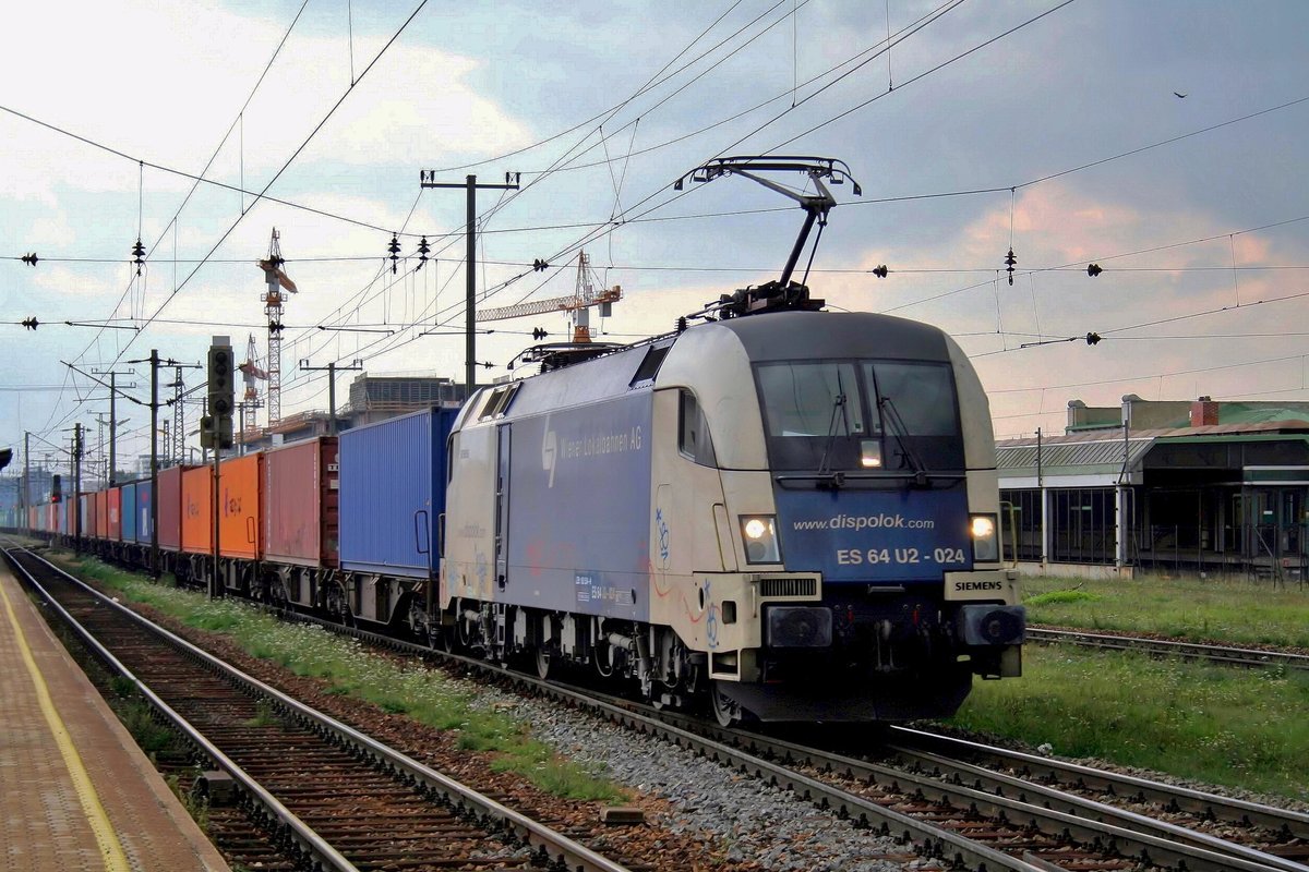 ES 64 U2-024 hauls a container train through Wien Hütteldorf on 22 May 2008.