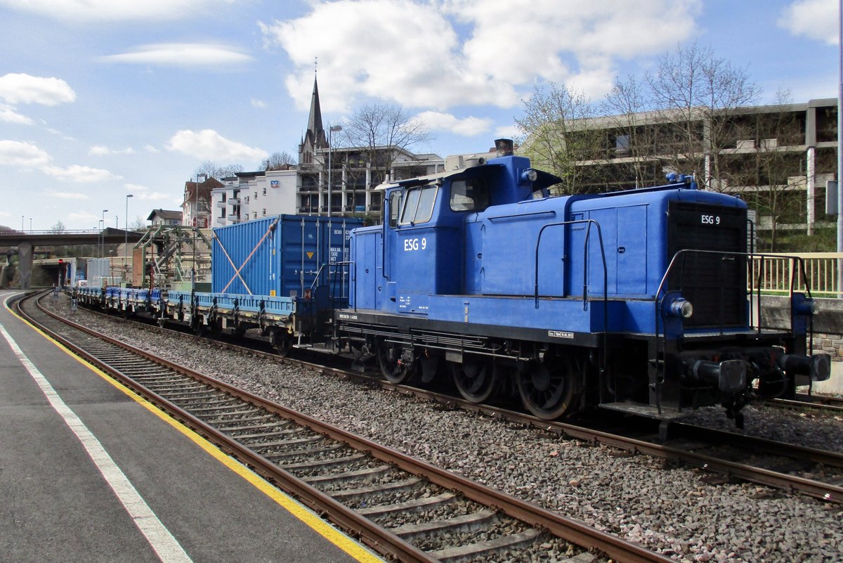 ESG-9 (former 364 770) stands in Bad Münster am Stein on 29 March 2017.